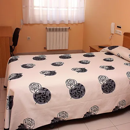 Residencia Porta Nova Guest house 2*