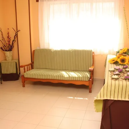 Residencia Porta Nova Guest house 2*